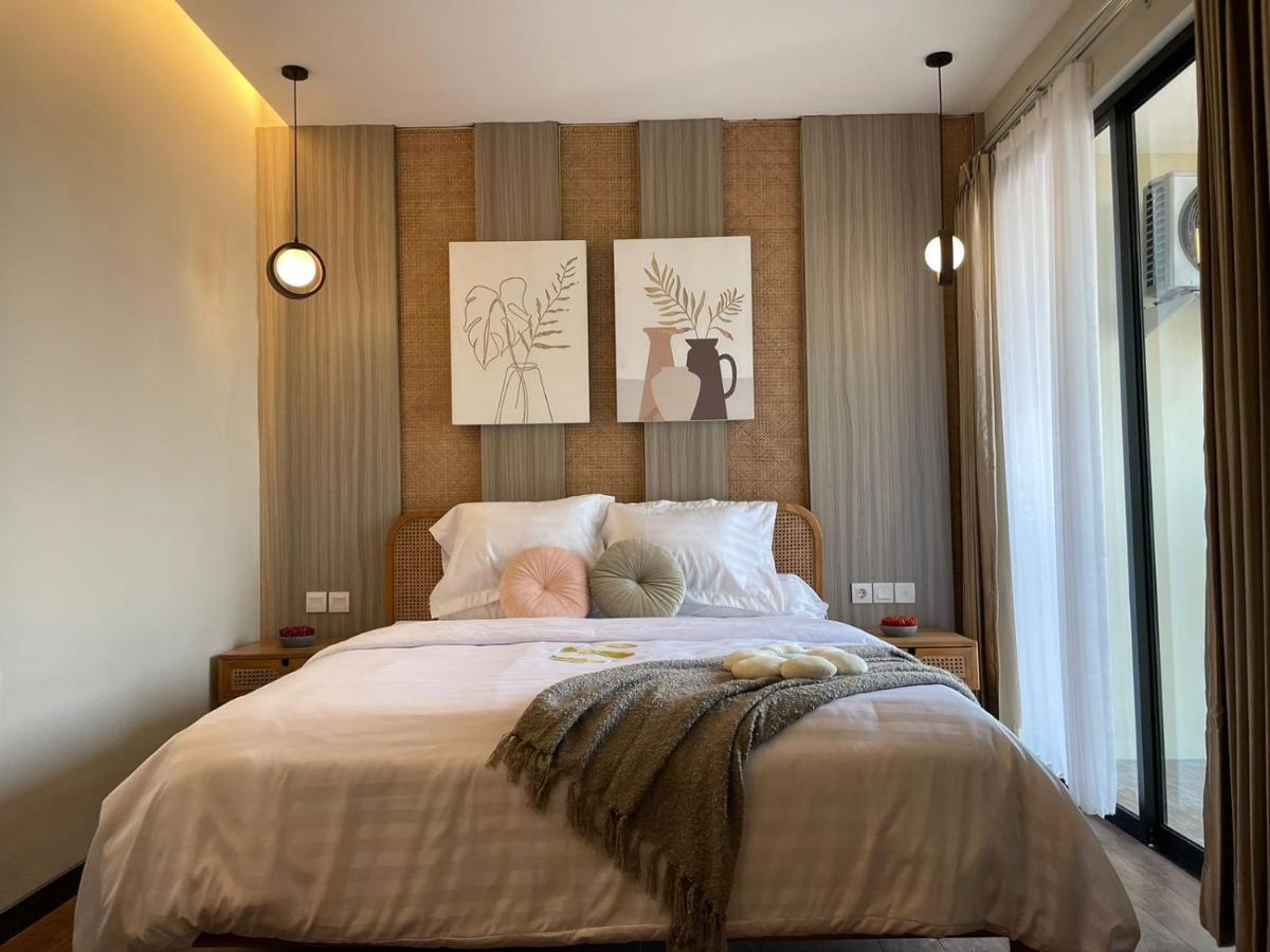 Stay.Vie Hotel สุราบายา ภายนอก รูปภาพ