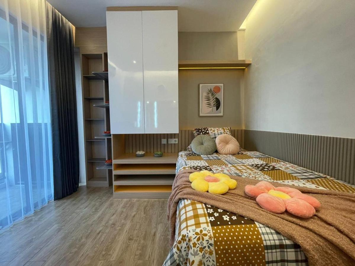 Stay.Vie Hotel สุราบายา ภายนอก รูปภาพ