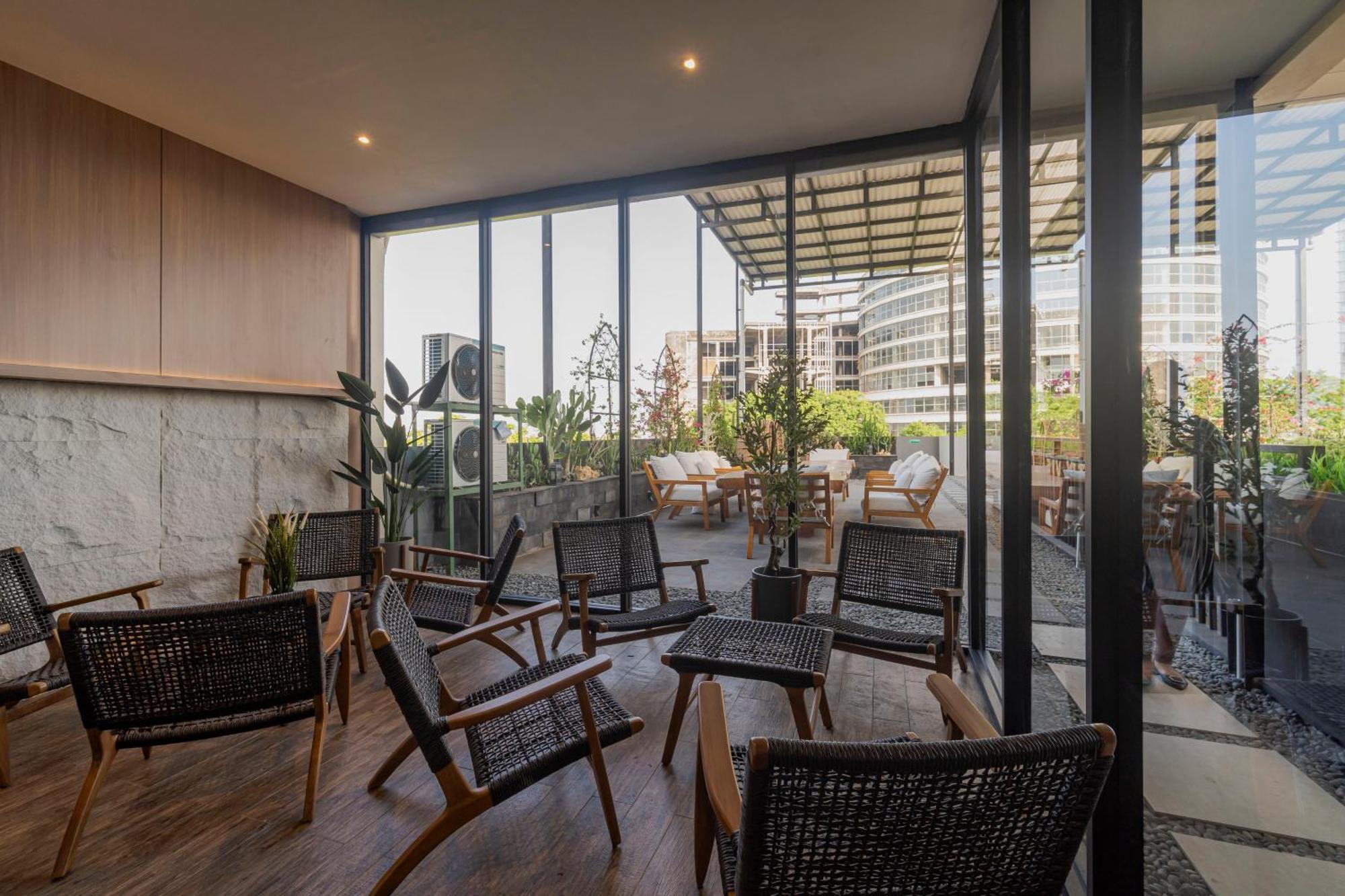 Stay.Vie Hotel สุราบายา ภายนอก รูปภาพ