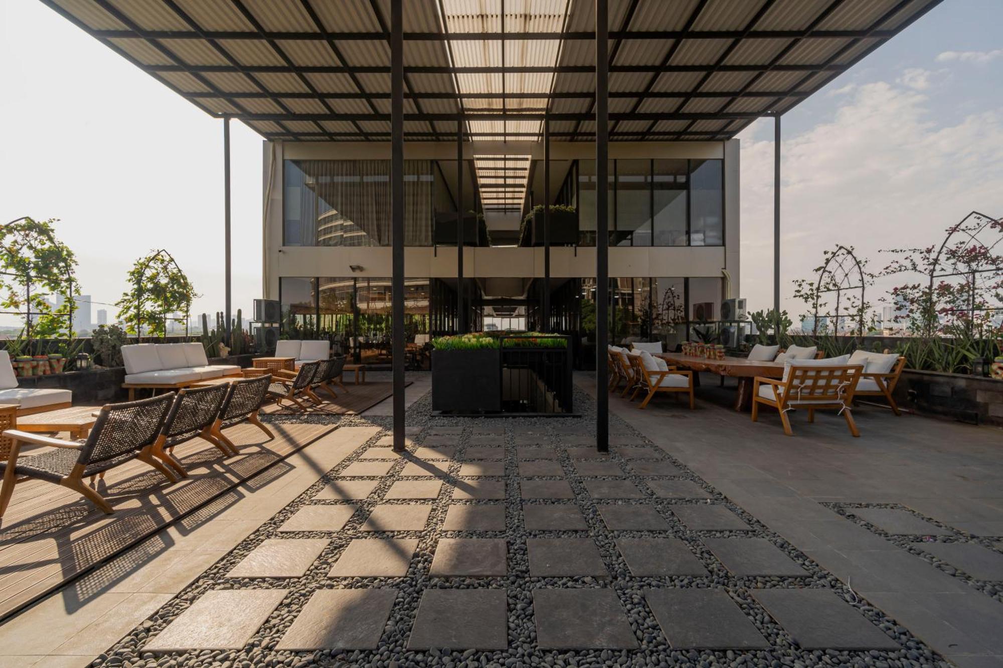 Stay.Vie Hotel สุราบายา ภายนอก รูปภาพ