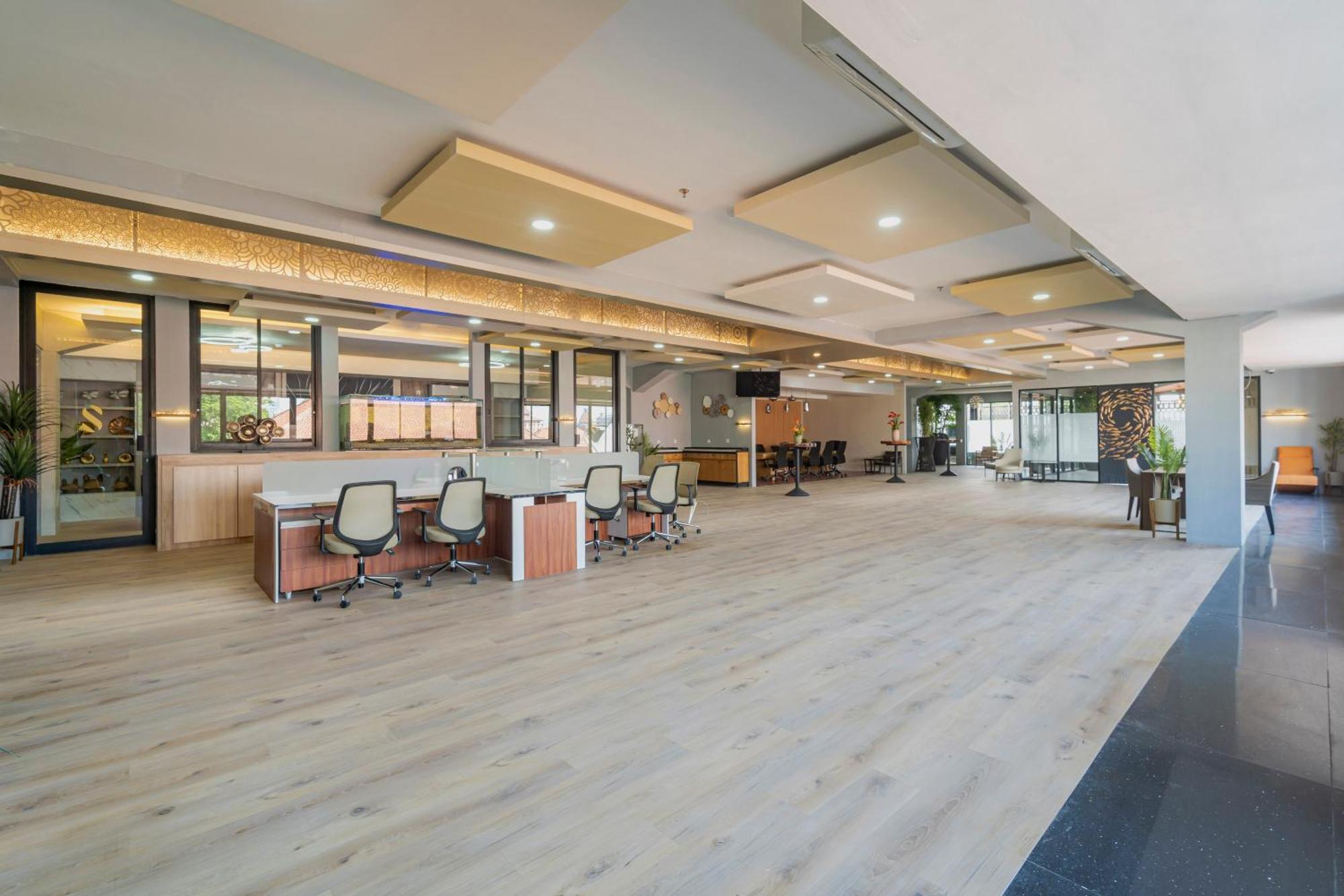 Stay.Vie Hotel สุราบายา ภายนอก รูปภาพ