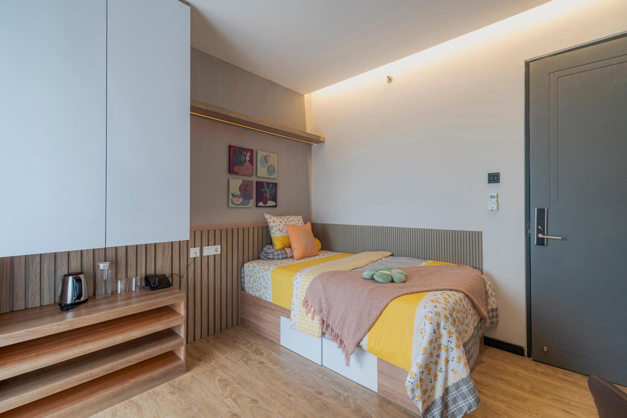 Stay.Vie Hotel สุราบายา ภายนอก รูปภาพ