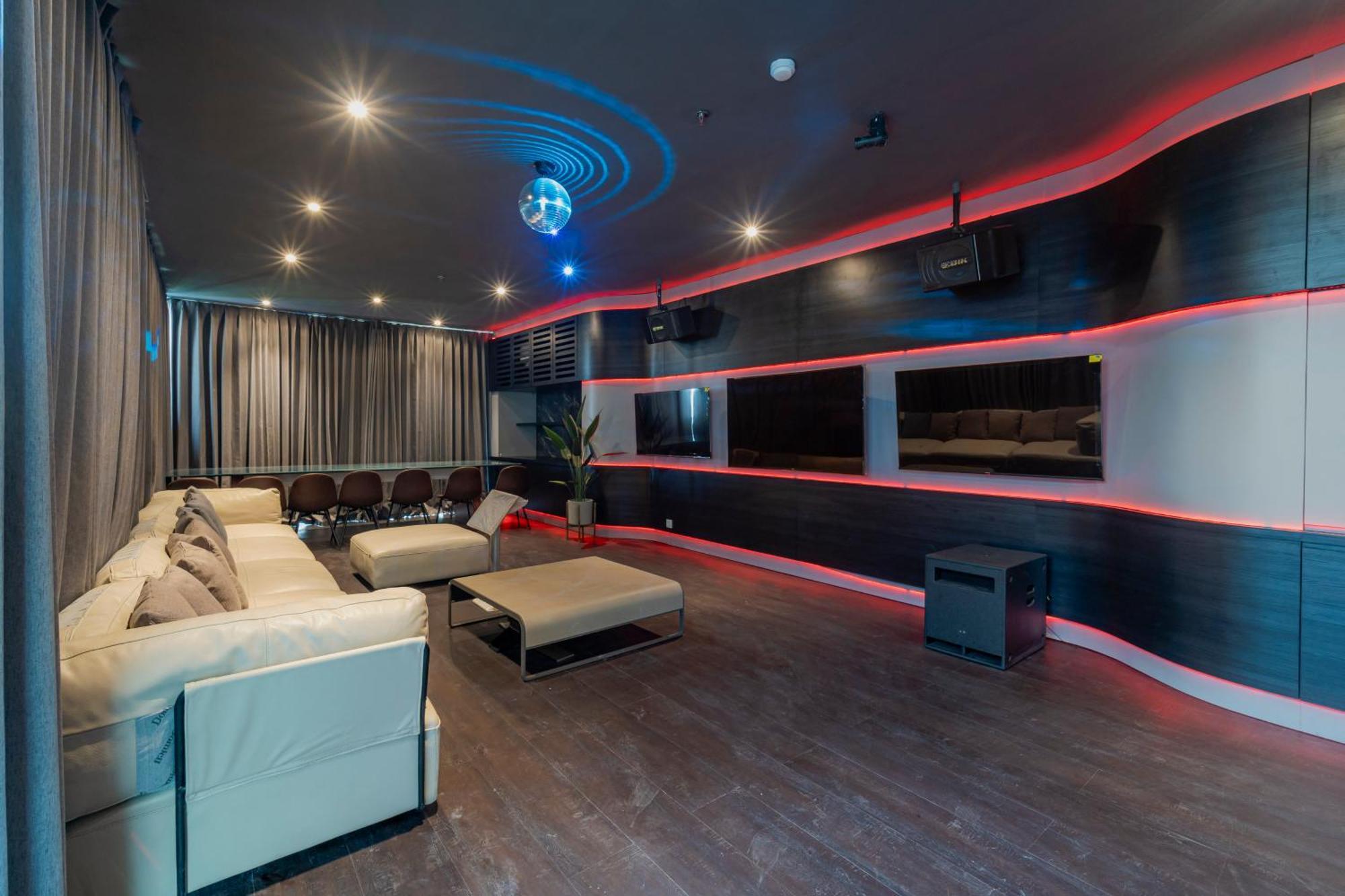 Stay.Vie Hotel สุราบายา ภายนอก รูปภาพ