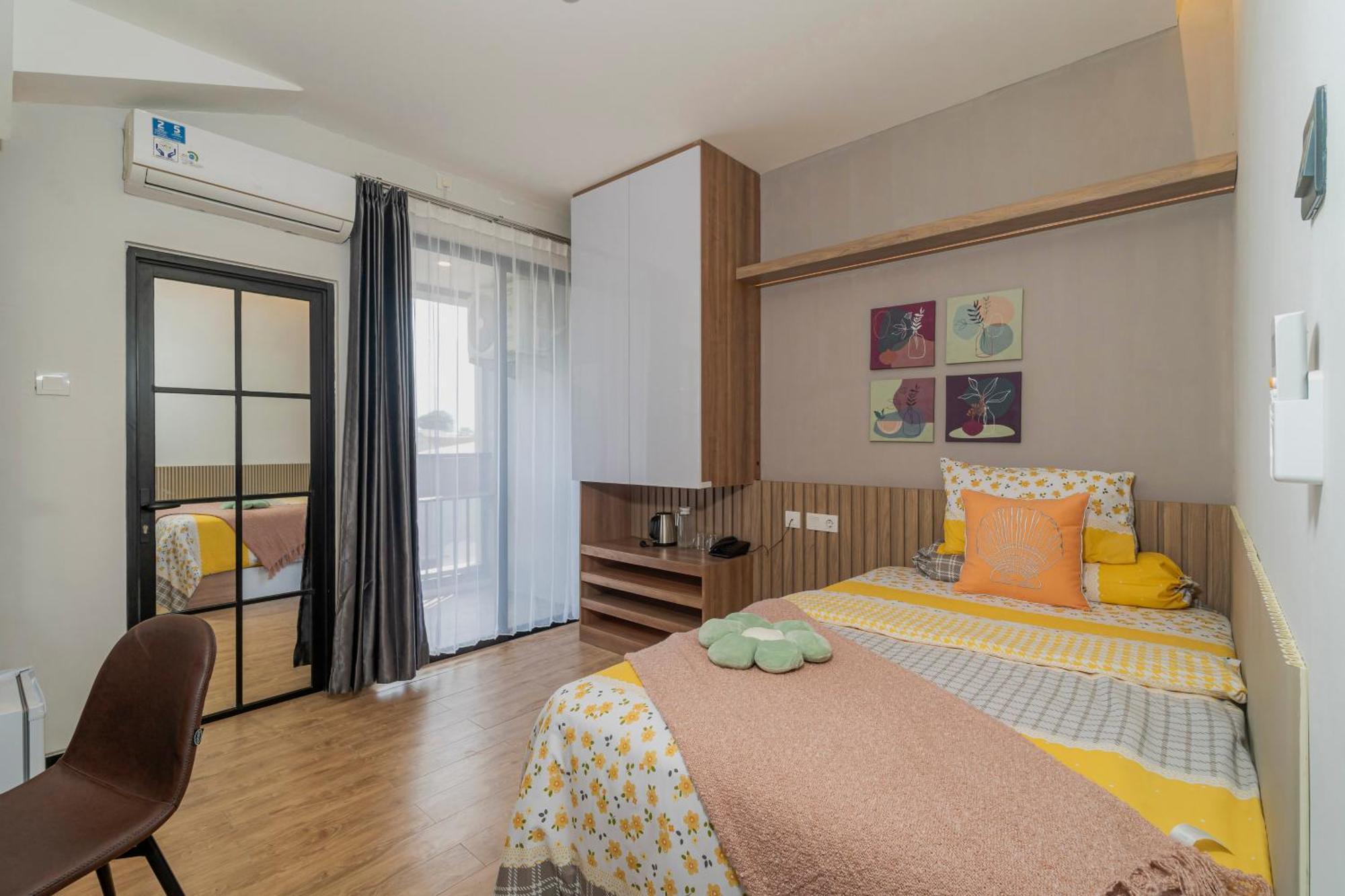 Stay.Vie Hotel สุราบายา ภายนอก รูปภาพ
