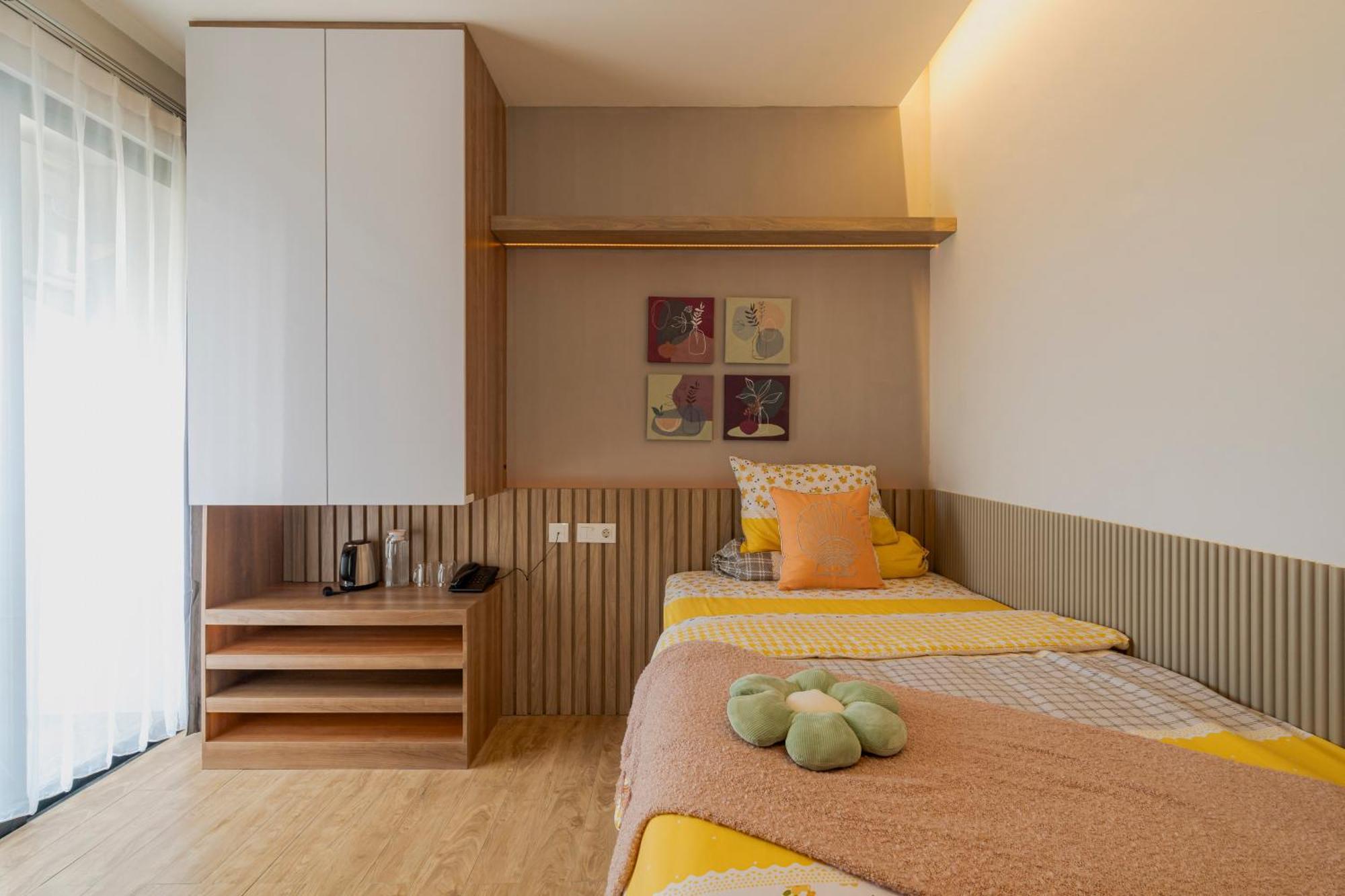 Stay.Vie Hotel สุราบายา ภายนอก รูปภาพ