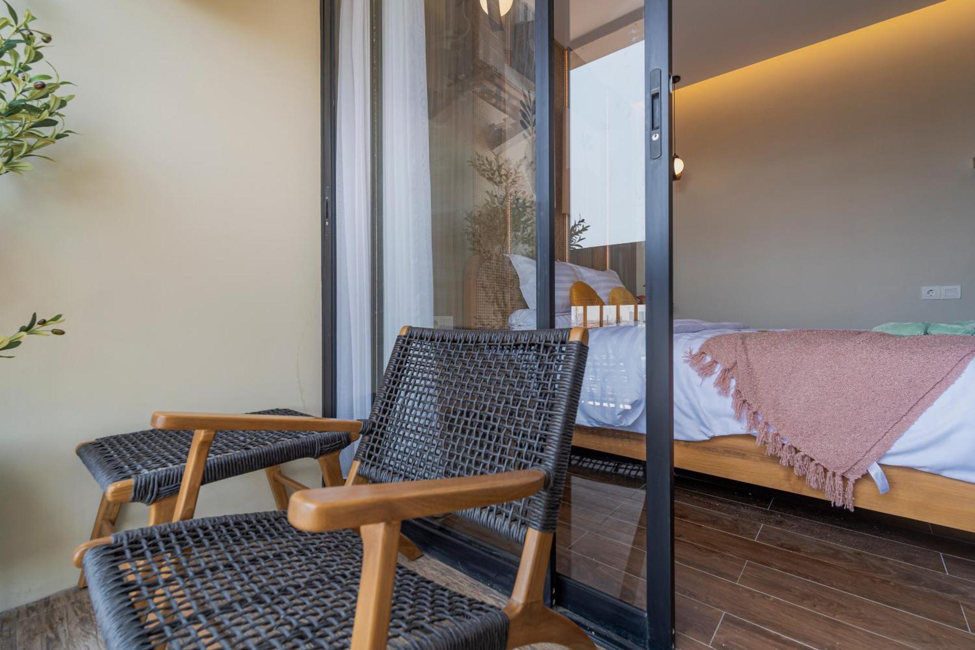 Stay.Vie Hotel สุราบายา ภายนอก รูปภาพ