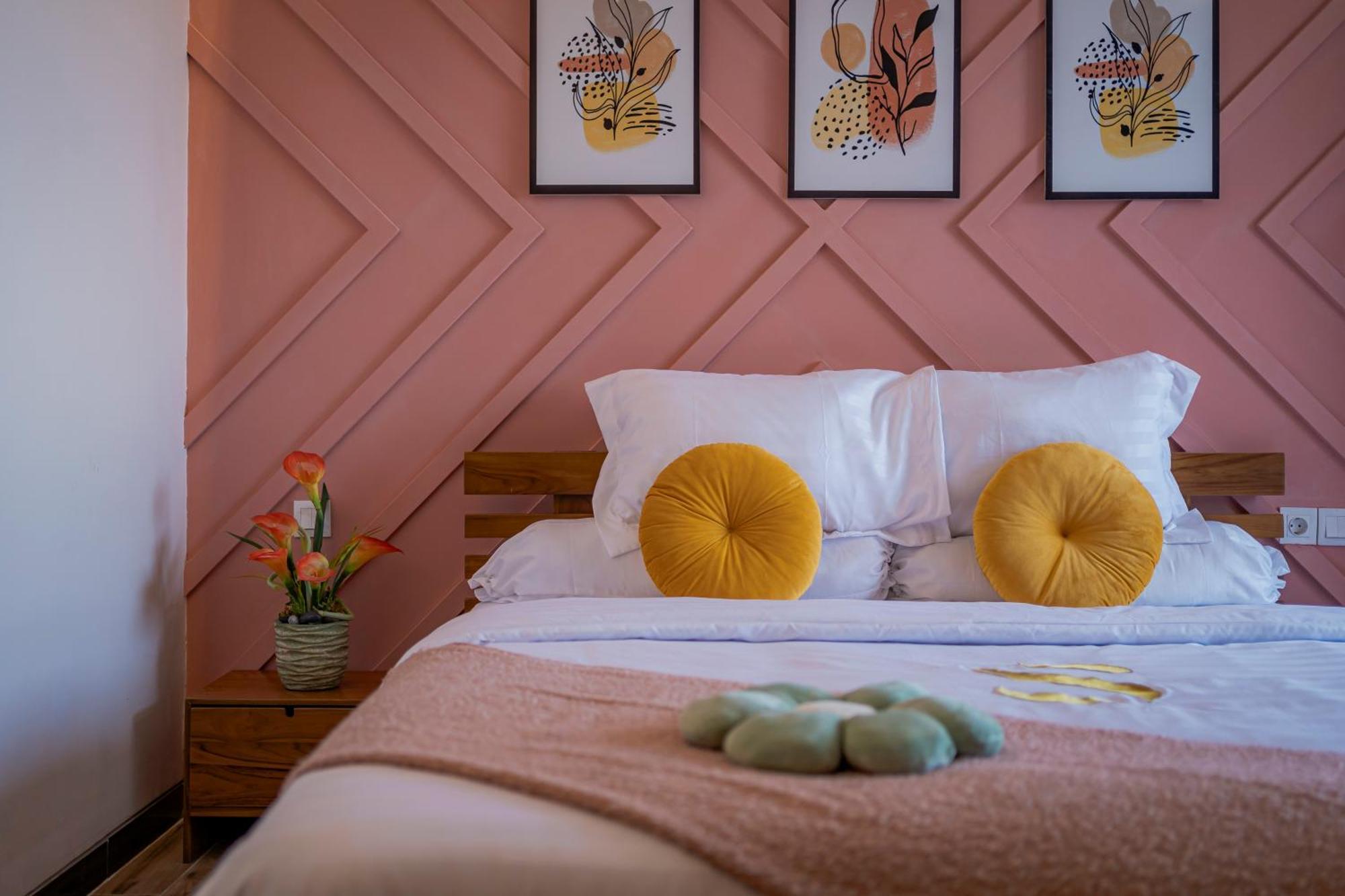 Stay.Vie Hotel สุราบายา ภายนอก รูปภาพ