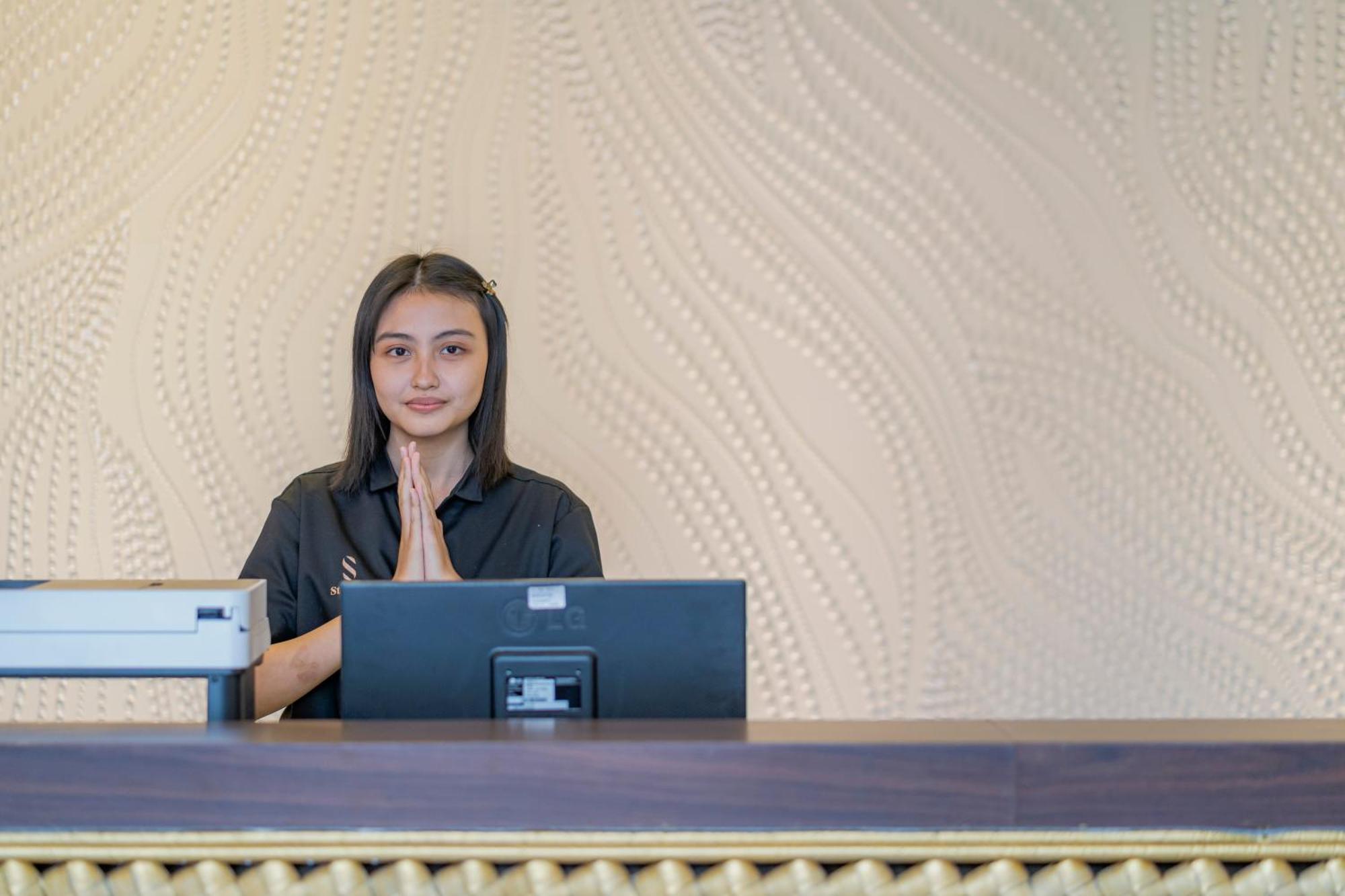 Stay.Vie Hotel สุราบายา ภายนอก รูปภาพ